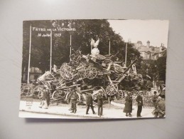 A404. CPA..MILITARIA. Carte Photo.PARIS. Fêtes De La Victoire.14 Juillet 1919.  Beau Plan Animé. Non écrite - Guerra 1914-18