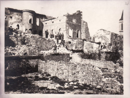 Photo 14-18 HATTONCHATEL (Vigneulles-lès-Hattonchâtel) - Soldats Allemands Dans Les Ruines Du Château (A157, Ww1, Wk 1) - Vigneulles Les Hattonchatel