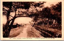 33 ARES - Cabanes De Pêcheurs Du Port De Lège - Arès