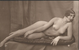 FEMME NUE  REPRODUCTION DE CARTE POSTALE HAUTE QUALITEE COPIE - Pin-Ups