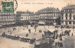 Angers      49        Place Du Ralliement. Fiacres Et Tramway - Angers