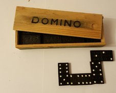 UN JEU  DE DOMINOS Anciens Dans Boite Plumier Joli Jeu - Acertijos