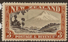 NZ 1935 3/- Mt Egmont P12,5 SG 590b HM #WQ111 - Ongebruikt