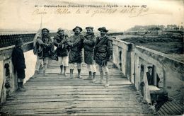 N°9 L -cpa Ouistreham -pêcheurs à L'équille- - Ouistreham