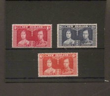 NEW ZEALAND 1937 CORONATION SET MOUNTED MINT - Unused Stamps