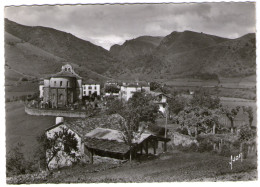 CPSM    64    BIDARRAY   1953   LE VILLAGE HAUT   VUE SUR LE VILLAGE    L EGLISE - Bidarray