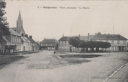 MAIGNELAY   PLACE PRINCIPALE     LA MAIRIE - Maignelay Montigny