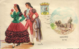 Delcampe - CPSM FILLE COSTUME ROBE JUPE BRODEE MADRID - Bestickt
