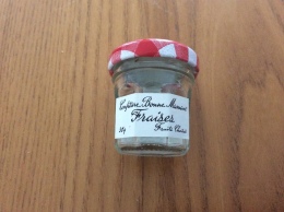 Pot De Confiture Miniature En Verre Bonne Maman "fraise" 4,5x4cm , 30g (vide) - Other & Unclassified