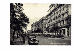 Cpsm - ROME Roma - Rue Vittorio Veneto - Animation Homme Voiture - Transports