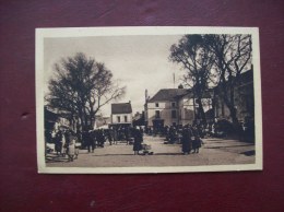 Carte Postale Ancienne De Paimboeuf: Place Du Marché - Paimboeuf