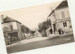 17/CPSM  - Jonzac - Avenue Gambetta - Jonzac