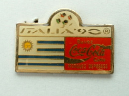 PIN'S COCA COLA ITALIA 90 URUGUAY - Coca-Cola