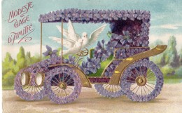 Fête - Carte Fantaisie En Relief "Modeste Gage D'amitié" - 2 Colombes - Automobile Ornée De Violettes - Birthday