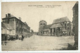 Bray Sur Somme   (80.Somme)  L´Hôtel De Ville Et L'Eglise - Bray Sur Somme