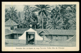 SÃO TOMÉ E PRÍNCIPE - Senzala Dos Serviçaes Na Roça Terreiro Velho(Ed. José Teixeira Barboza) Carte Postale - Sao Tome Et Principe