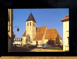 CHAMBOURCY Yvelines 78240 : L'église Sainte Ste Clothilde / Automobile Renault 4L Citroen GS - Chambourcy