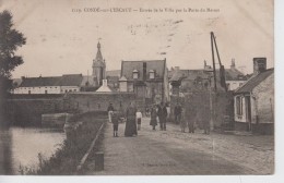 CPA Condé-sur-l'Escaut - Entrée De La Ville Par La Porte Du Marais (avec Belle Animation) - Conde Sur Escaut