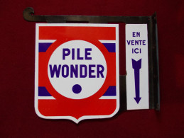 - Plaque émaillée "Pile Wonder" . Double Face - - Autres & Non Classés