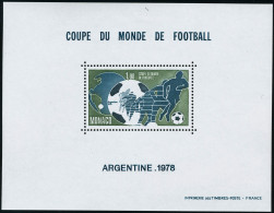 Neuf Sans Charnière N° 10. Football, Coupe Du Monde 1978, Bloc Gommé Dentelé, T.B. - Sonstige & Ohne Zuordnung