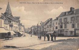 Breteuil       60      Place Du Marché  ( En Partie Décollée) - Breteuil