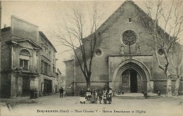 30   ROQUEMAURE  PLACE CLEMENT V MAISON RENAISSANCE ET EGLISE - Roquemaure