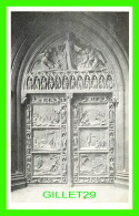 NEW YORK CITY, NY - TRINITY CHURCH, THE MAIN PORTALS - - Kirchen