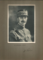 Photographie Dédicacée , 19 X 14 Sur Support 32.5 X 25 , Militaria , Le Général PENET , Frais France : 3.35€ - Signed Photographs