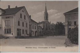 Menziken (Aargau) Schulhausplatz Mit Kirche - Conditorei, Gasthof Zur Waage - Photo: P. Kopp-Weber - Menziken