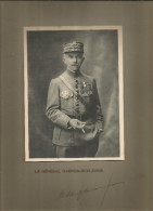 Photographie Dédicacée , 19 X 14 Sur Support 32.5 X 25 , Militaria , Le Général GARNIER-DUPLESSIS , Frais France : 3.35€ - Signiert