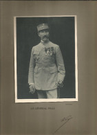 Photographie Dédicacée , 19 X 14 Sur Support 32.5 X 25 , Militaria , Le Général PRAX , Frais France : 3.35€ - Signed Photographs