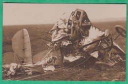 Aviation - Carte Photo - Un Accident - Unfälle