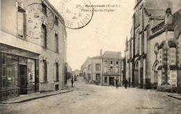 CPA - MONTREVAULT (49) - Aspect De La Place Et Rue De L'Eglise En 1910 - Montrevault