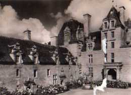 29  ST  VOUGAY Chateau De Kerjean XVI°s La Cour - Saint-Vougay