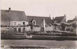 CPSM 9X14 . BOISGIBAULT (58) La Place (Monument Aux Morts ) - Autres & Non Classés