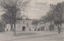 HAGETMEAU    PLACE DE LA REPUBLIQUE - Hagetmau