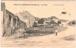 CARTE POSTALE ANCIENNE DE NEUILLY L´EVEQUE  -  LA PLACE - Neuilly L'Eveque