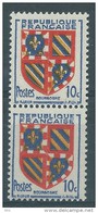 [08] Variété : N° 834 Bourgogne Jaune Déplacé Tenant à Normal ** - Unused Stamps