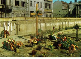 BERLIN-MEMORIAL PETER FECHTER AM CHECKPOINT CHARLIE - Berliner Mauer