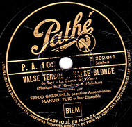 78 T. - 25 Cm - état  B - FREDO GARDONI - VALSE TENDRE...VALSE BLONDE - VOUS, QU'AVEZ-VOUS FAIT DE NOTRE AMOUR - 78 T - Disques Pour Gramophone