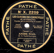 78 T. - 25 Cm - état  B -  ANDRE NOËL - LES CLOCHES DE CORNEVILLE - VA PETIT MOUSSE - JE REGARDAIS EN L'AIR - 78 T - Disques Pour Gramophone