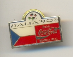 13-col5. Pin Coca Cola. Italia-90. Bandera Checoslovaquia - Coca-Cola