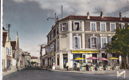 CARTE POSTALE    CROSNES 91   Place Boileau Et Avenue Jean Jaures - Crosnes (Crosne)