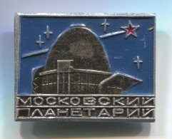 Space Cosmos Spaceship Programe - Planetarium MOSCOW, Russian ( USSR ), Vintage Pin Badge, Abzeichen, D 30 X 25 Mm - Ruimtevaart