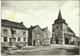 Ocquier -- Place Albert Ier, Le Monument Et L´ Eglise (XIXe S.).     (2 Scans) - Clavier