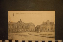 CP, 51, SAINTE MENEHOULD, Hotel De Ville Et Caisse D'épargne - Sainte-Menehould