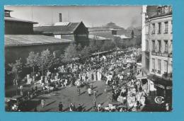 CPSM Les Halles Rue Rambuteau Et Pavillon Aux Poissons PARIS - Straßenhandel Und Kleingewerbe