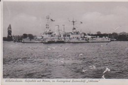 Wilhelmshaven Hafenbild Mit Möwen Im Hintergrung Linienschiff Schlesien - Wilhelmshaven