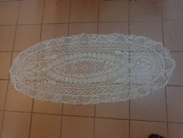 Centre De Table Ovale  106x45cm Blanc - Laces & Cloth