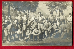 FJH-26 Carte-Photo Faite à Vallorbe, Groupe De Militaires. Cachet Vallorbe 1911 - Vallorbe